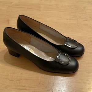 Vintage Ferragamo Pumps